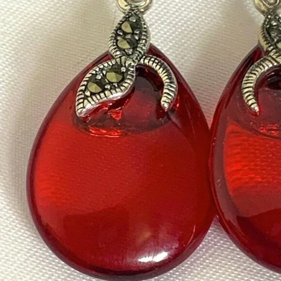 Chalcedony Chrystal Tear Drop Dangle Earrings with Sterling Silver Leaf Design - Picture 4 of 7